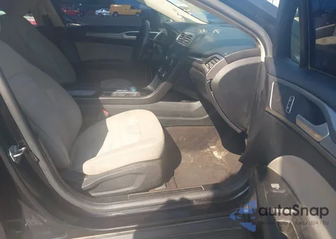 2020 Ford Fusion S z USA, uszkodzony, nr VIN 3FA6P0G74LR234421